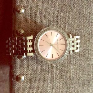 Only wore it 3 times Michael Kors pink face watch